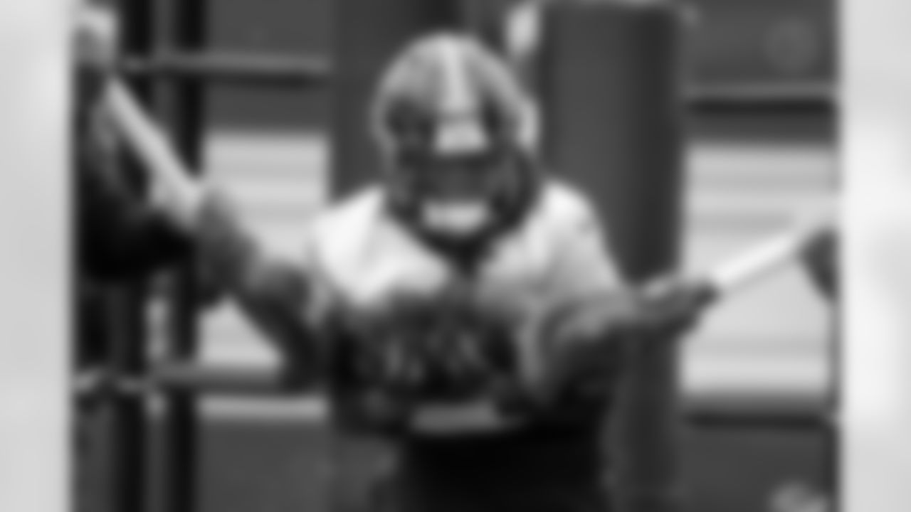 Pittsburgh Steelers running back Kaleb Johnson (20) during practice at the UPMC Rooney Sports Complex preparing for a Wild Card matchup against the Houston Texans, Friday, Jan. 9, 2026 in Pittsburgh, PA. (Karl Roser / Pittsburgh Steelers)