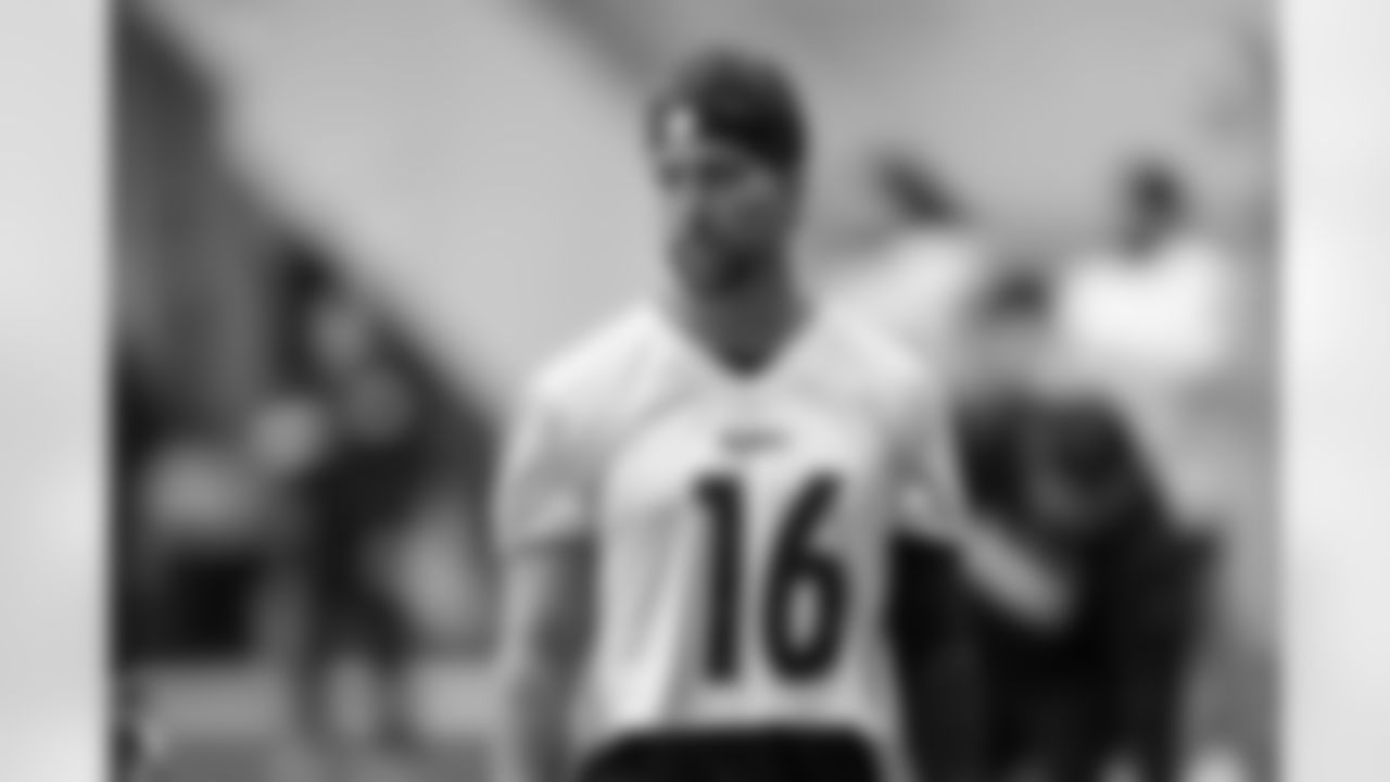 Pittsburgh Steelers wide receiver Adam Thielen (16) during practice at the UPMC Rooney Sports Complex preparing for a Week 14 matchup against the Baltimore Ravens, Wednesday, Dec. 3, 2025 in Pittsburgh, PA. (Karl Roser / Pittsburgh Steelers)