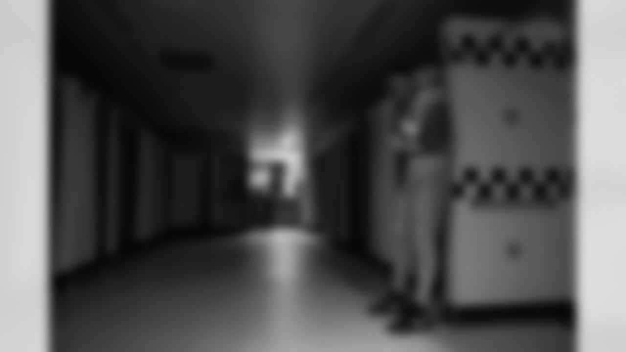 Pittsburgh Steelers linebacker Alex Highsmith (56) has a moment of quiet prior to a regular season game between the Pittsburgh Steelers and the Green Bay Packers, Sunday, Oct. 26, 2025 in Pittsburgh, PA. The Packers beat the Steelers 35-25. (Karl Roser / Pittsburgh Steelers)