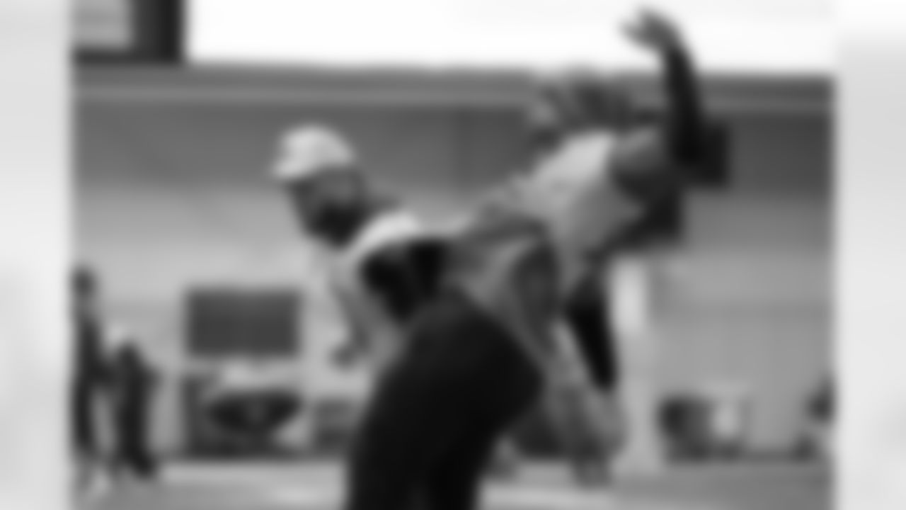 Pittsburgh Steelers linebacker Nick Herbig (51) and Pittsburgh Steelers defensive end DeMarvin Leal (98) during practice at the UPMC Rooney Sports Complex preparing for a Week 15 matchup against the Miami Dolphins, Thursday, Dec. 11, 2025 in Pittsburgh, PA. (Alysa Rubin / Pittsburgh Steelers)