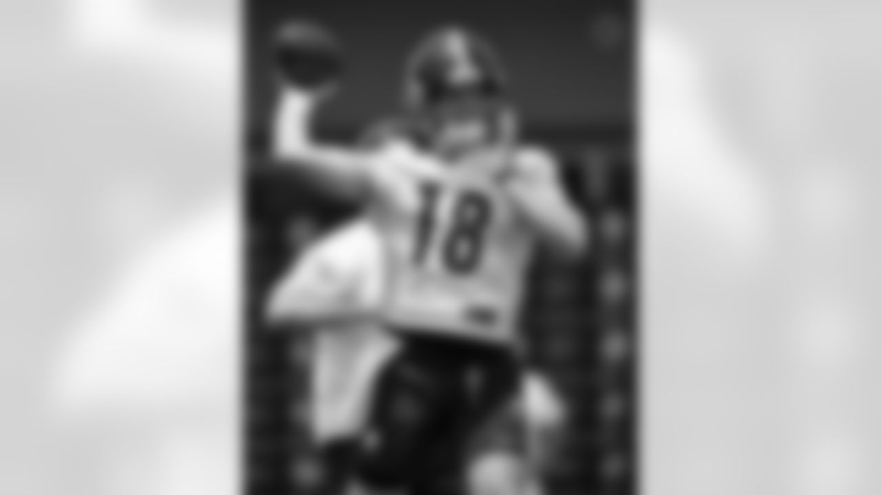 Pittsburgh Steelers quarterback Will Howard (18) practices at the UPMC Rooney Sports Complex during the 2025 minicamp, Tuesday June 10, 2025. (Karl Roser / Pittsburgh Steelers)