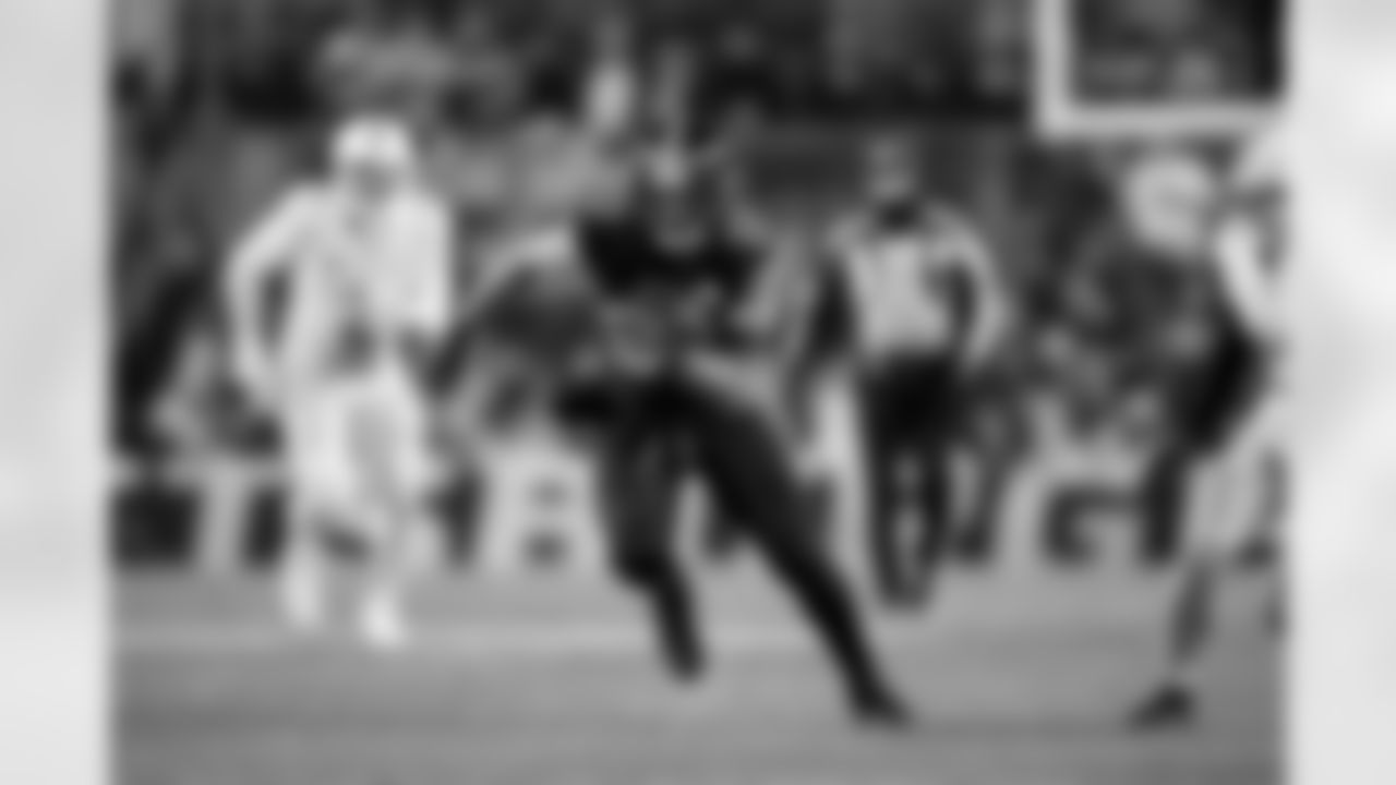 Pittsburgh Steelers tight end Pat Freiermuth (88) during a regular season game between the Pittsburgh Steelers and the Miami Dolphins, Monday, Dec. 15, 2025 in Pittsburgh, PA. The Steelers defeated the Dolphins 28-15. (Karl Roser / Pittsburgh Steelers)