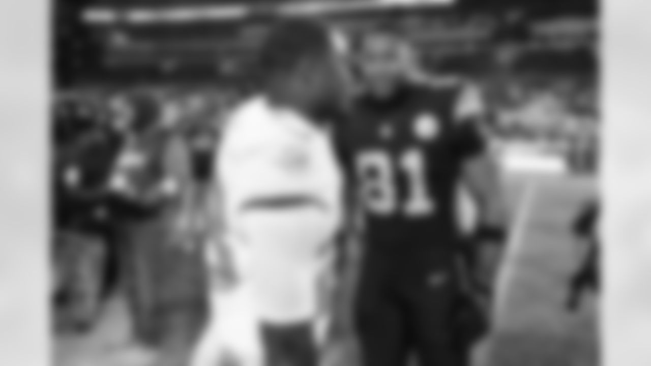 Pittsburgh Steelers tight end Jonnu Smith (81) during a regular season game between the Pittsburgh Steelers and the Miami Dolphins, Monday, Dec. 15, 2025 in Pittsburgh, PA. (Alysa Rubin / Pittsburgh Steelers)