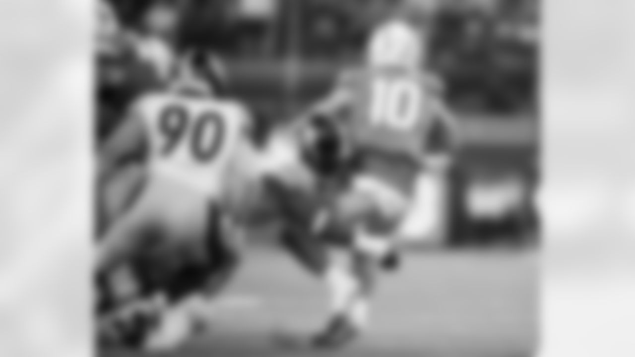 Pittsburgh Steelers defensive tackle Keeanu Benton (95) during a regular season game between the Pittsburgh Steelers and the Los Angeles Chargers, Sunday, Nov. 9, 2025 in Inglewood, CA. The Chargers beat the Steelers 25-10. (Karl Roser / Pittsburgh Steelers)
