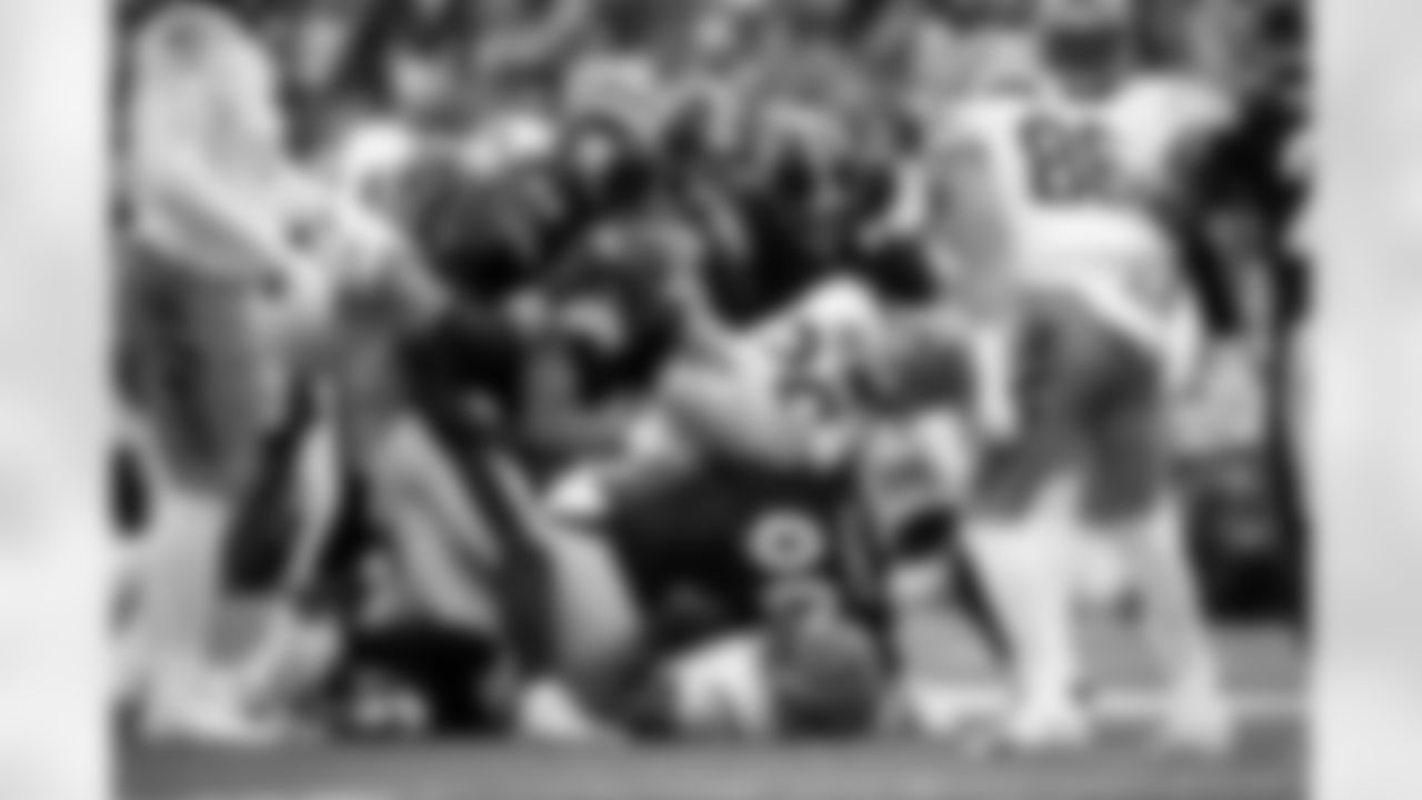 Pittsburgh Steelers defensive tackle Derrick Harmon (99), Pittsburgh Steelers linebacker Patrick Queen (6), Pittsburgh Steelers safety Kyle Dugger (29), Pittsburgh Steelers defensive end Yahya Black (94), and Pittsburgh Steelers linebacker Payton Wilson (41) during a regular season game between the Pittsburgh Steelers and the Cincinnati Bengals, Sunday, Nov. 16, 2025 in Pittsburgh, PA. The Steelers defeated the Bengals 34-12. (Karl Roser / Pittsburgh Steelers)