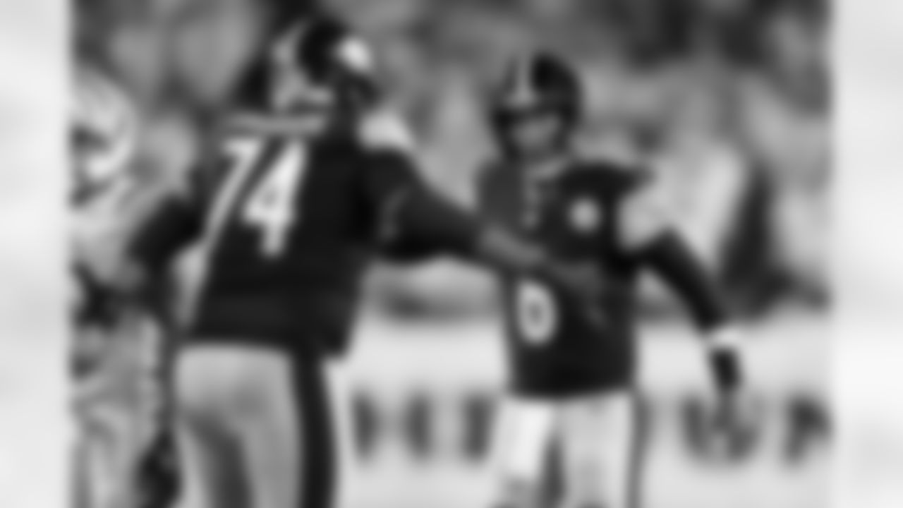 Pittsburgh Steelers quarterback Aaron Rodgers (8) and offensive lineman Spencer Anderson (74) during a regular season game between the Steelers and the Cincinnati Bengals, Thursday, Oct. 16, 2025 in Cincinnati, OH. (Karl Roser / Pittsburgh Steelers)