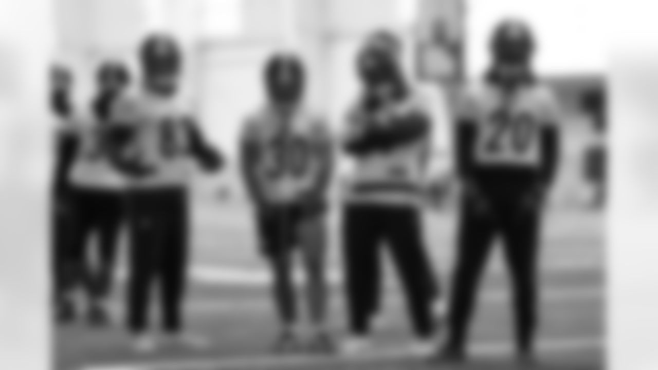 Pittsburgh Steelers tight end/fullback Connor Heyward (83), Pittsburgh Steelers running back Jaylen Warren (30), Pittsburgh Steelers running back Trey Sermon (37) and Pittsburgh Steelers running back Kaleb Johnson (20) during practice at the UPMC Rooney Sports Complex preparing for a Wild Card matchup against the Houston Texans, Saturday, Jan. 10, 2026 in Pittsburgh, PA. (Alysa Rubin / Pittsburgh Steelers)