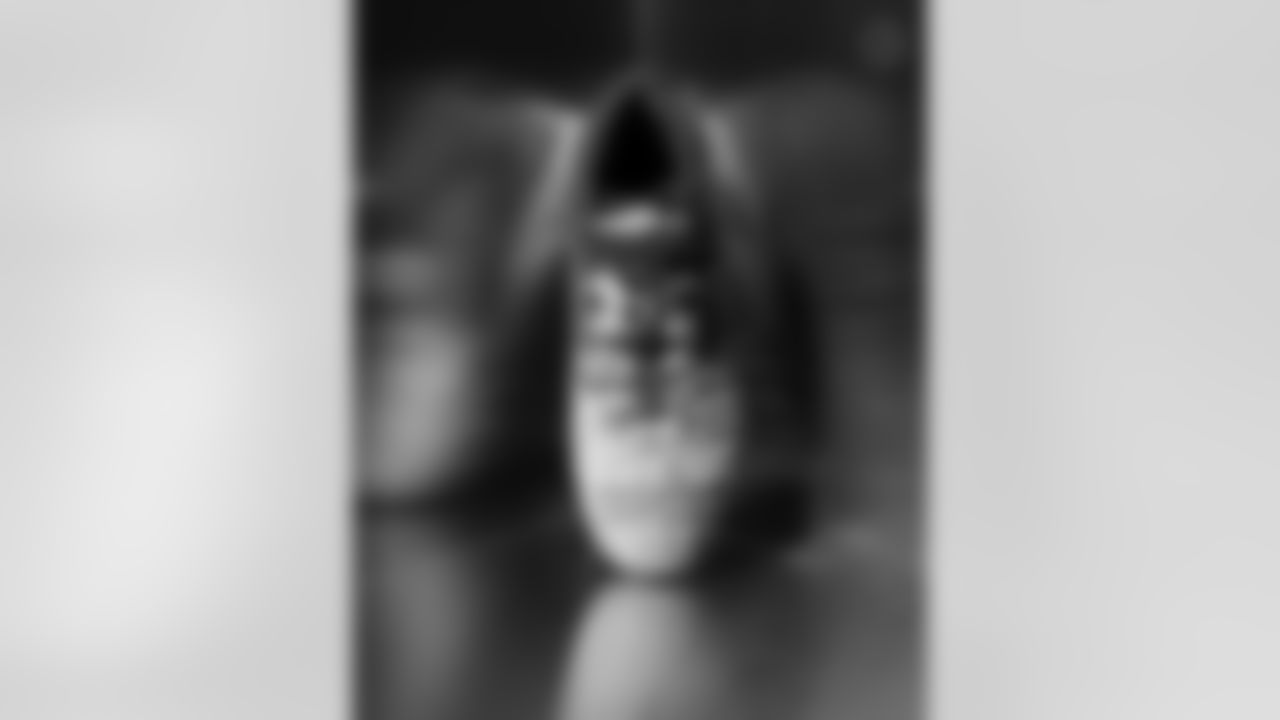 Pittsburgh Steelers guard Mason McCormick (66) will showcase his custom cleats supporting Feeding South Dakota during Week 13. (Alysa Rubin / Pittsburgh Steelers)