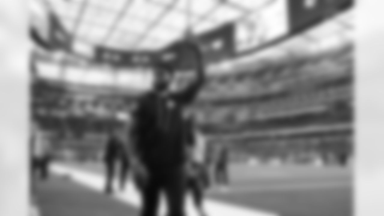 Pittsburgh Steelers linebacker Patrick Queen (6) during a regular season game between the Pittsburgh Steelers and the Los Angeles Chargers, Sunday, Nov. 9, 2025 in Inglewood, CA. (Karl Roser / Pittsburgh Steelers)