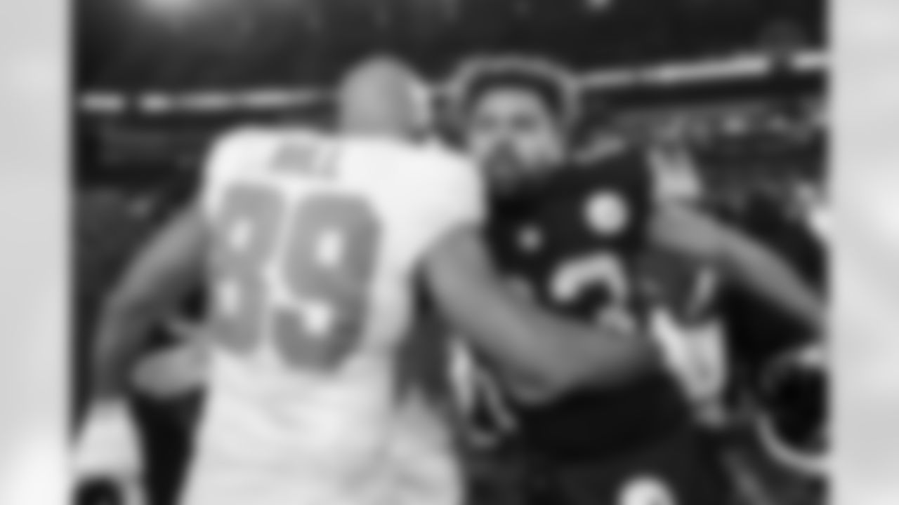 Pittsburgh Steelers tight end/fullback Connor Heyward (83) during a regular season game between the Pittsburgh Steelers and the Miami Dolphins, Monday, Dec. 15, 2025 in Pittsburgh, PA. (Alysa Rubin / Pittsburgh Steelers)