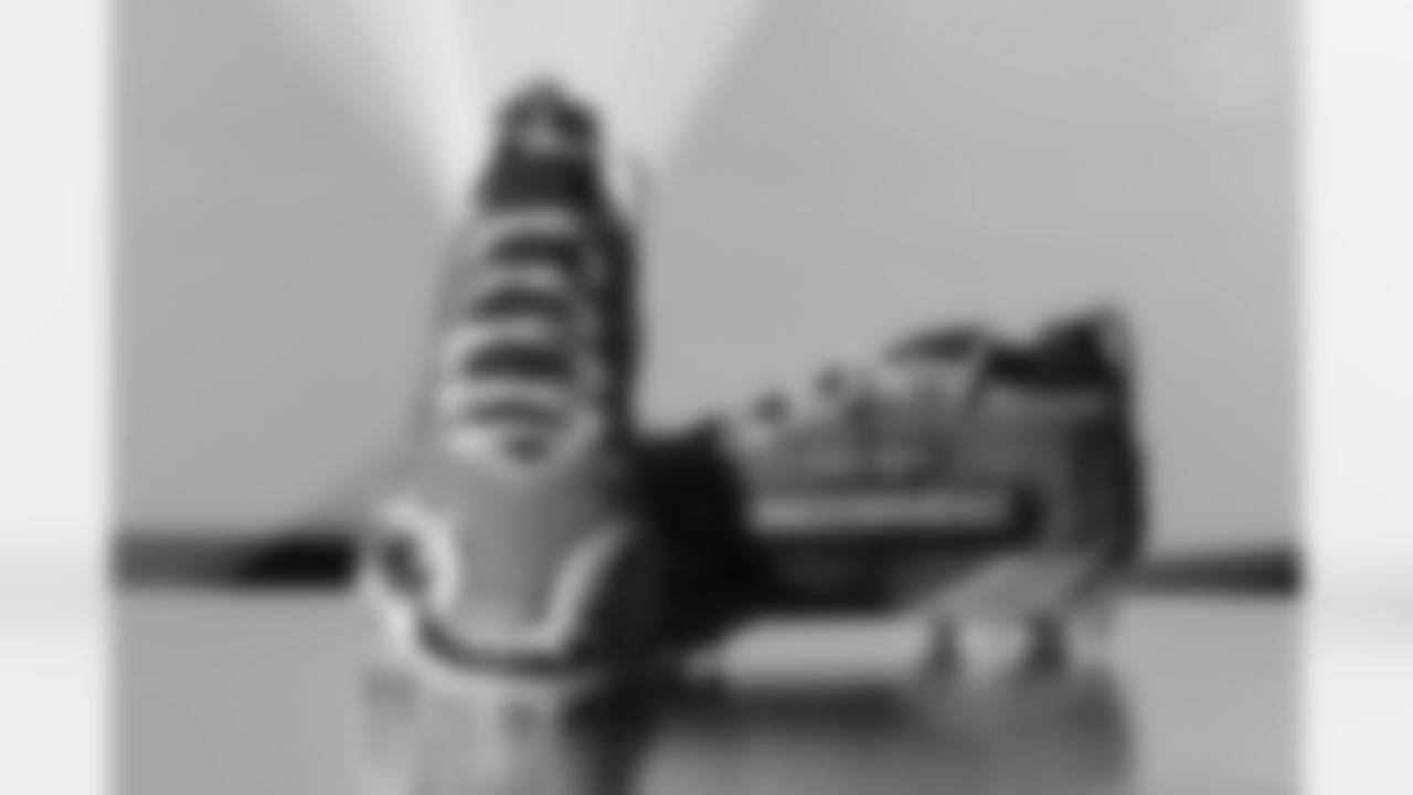 Pittsburgh Steelers wide receiver DK Metcalf (4) will showcase his custom cleats supporting Call of Duty Endowment during Week 13. (Alysa Rubin / Pittsburgh Steelers)