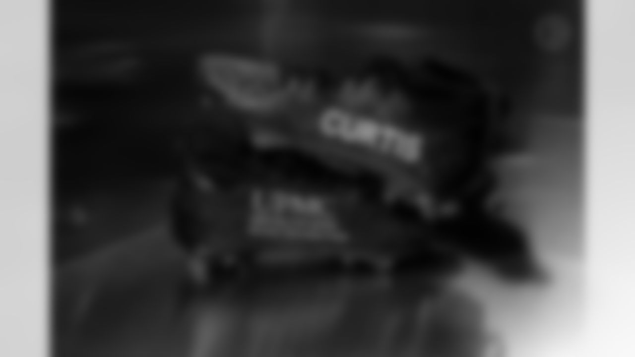 Pittsburgh Steelers running back Kenneth Gainwell (14) will showcase his custom cleats supporting UPMC Center for Brain Injury Rehabilitation during Week 13. (Alysa Rubin / Pittsburgh Steelers)