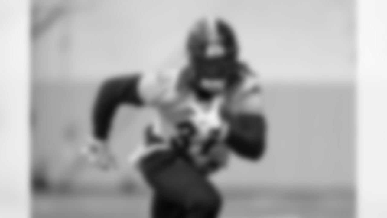 Pittsburgh Steelers running back Trey Sermon (37) during practice at the UPMC Rooney Sports Complex preparing for a Week 17 matchup against the Cleveland Browns, Friday, Dec. 26, 2025 in Pittsburgh, PA. (Karl Roser / Pittsburgh Steelers)