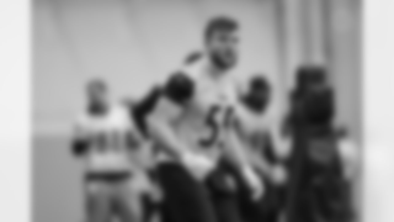 Pittsburgh Steelers linebacker Cole Holcomb (55) during practice at the UPMC Rooney Sports Complex preparing for a Week 16 matchup against the Detroit Lions, Friday, Dec. 19, 2025 in Pittsburgh, PA. (Alysa Rubin / Pittsburgh Steelers)