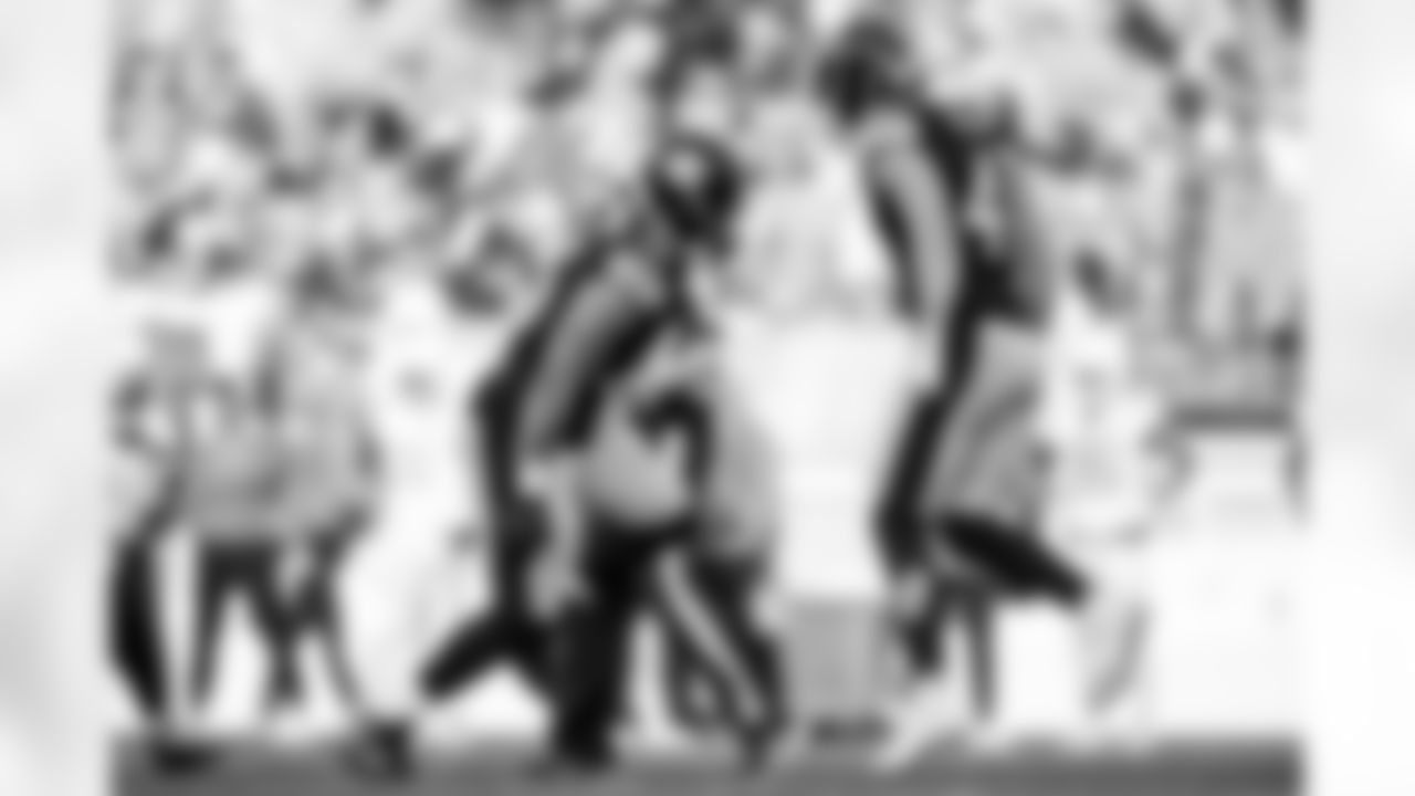 Pittsburgh Steelers linebacker Alex Highsmith (56) and linebacker Payton Wilson (41) during a regular season game between the Pittsburgh Steelers and the Indianapolis Colts, Sunday, Nov. 2, 2025 in Pittsburgh, PA. (Alysa Rubin / Pittsburgh Steelers)