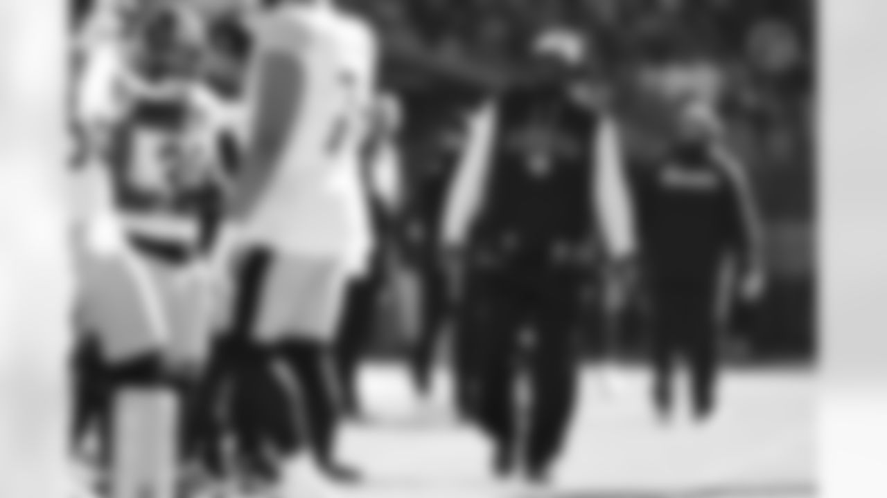 Pittsburgh Steelers head coach Mike Tomlin during a regular season game between the Pittsburgh Steelers and the Chicago Bears, Sunday, Nov. 23, 2025 in Chicago, IL. (Karl Roser / Pittsburgh Steelers)