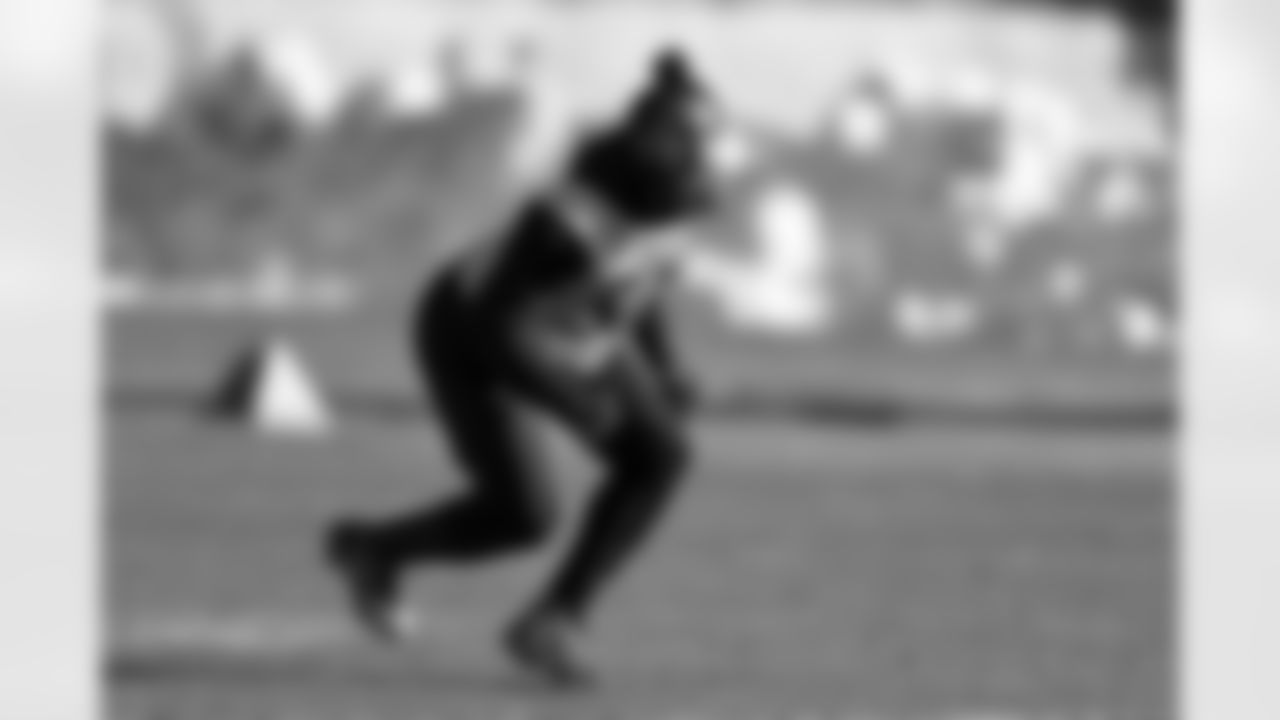 Pittsburgh Steelers linebacker Kana'i Mauga (57) during practice at the UPMC Rooney Sports Complex preparing for a Week 16 matchup against the Detroit Lions, Wednesday, Dec. 17, 2025 in Pittsburgh, PA. (Karl Roser / Pittsburgh Steelers)