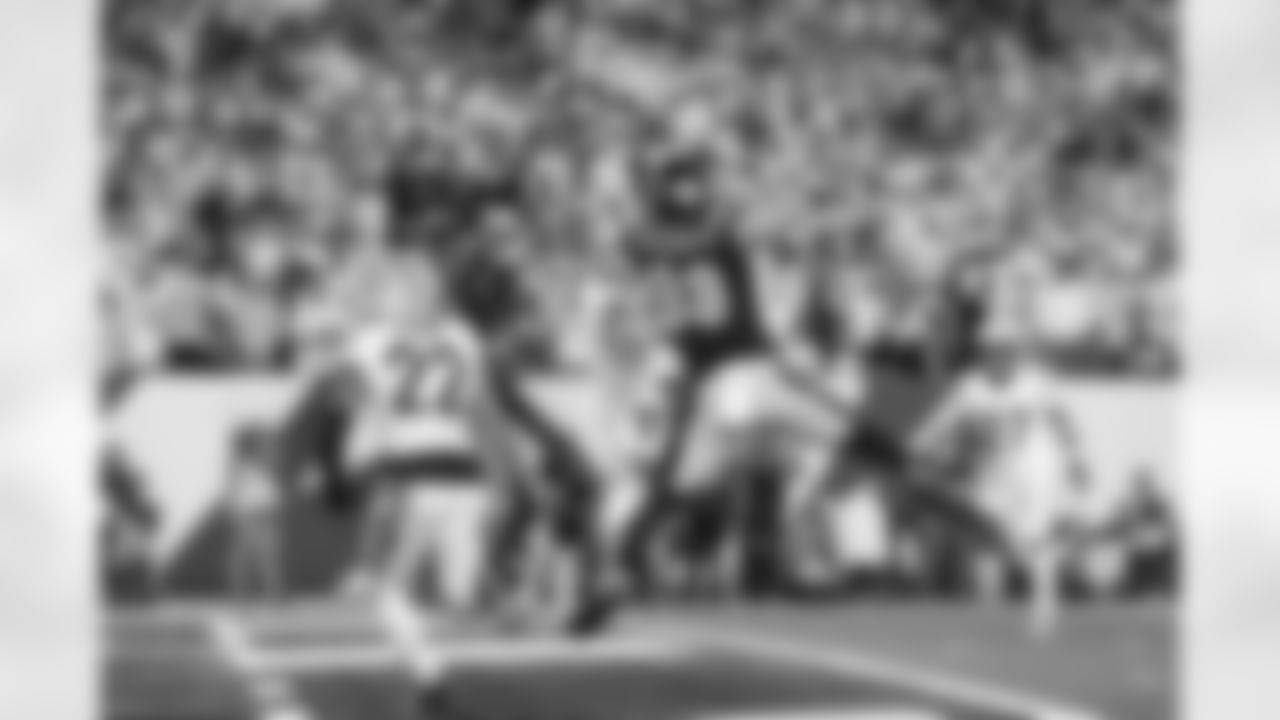 Pittsburgh Steelers tight end Pat Freiermuth (88) scores a touchdown during a regular season game between the Pittsburgh Steelers and the Cincinnati Bengals, Thursday, Oct. 16, 2025 in Cincinnati, OH. The Bengals beat the Steelers 33-31. (Taylor Ollason / Pittsburgh Steelers)