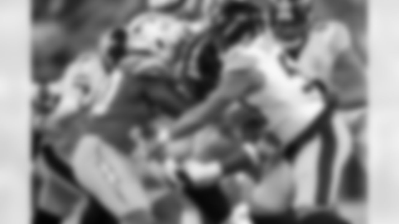 Pittsburgh Steelers defensive tackle Keeanu Benton (95) and Pittsburgh Steelers linebacker Malik Harrison (50) during a regular season game between the Pittsburgh Steelers and the Los Angeles Chargers, Sunday, Nov. 9, 2025 in Inglewood, CA. The Chargers beat the Steelers 25-10. (Karl Roser / Pittsburgh Steelers)