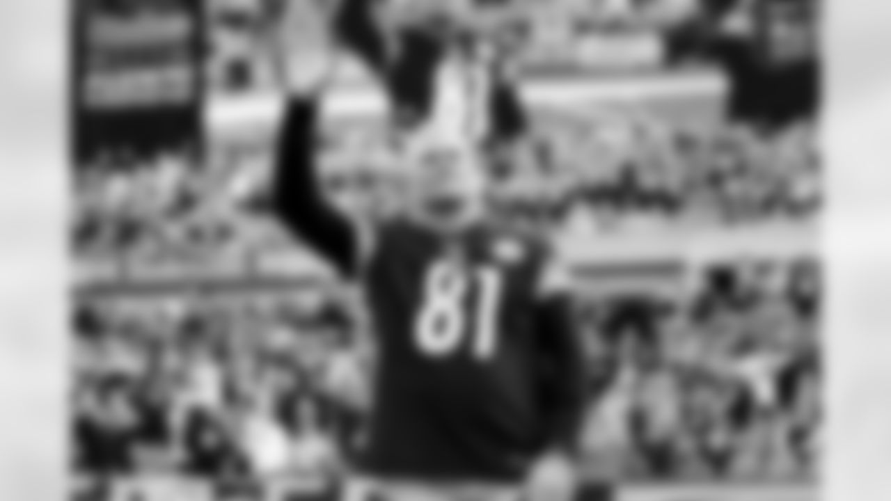 The Pittsburgh Steelers celebrated the 20th anniversary of Super Bowl XL during halftime of a regular season game between the Pittsburgh Steelers and the Indianapolis Colts, Sunday, Nov. 2, 2025 in Pittsburgh, PA. (Karl Roser / Pittsburgh Steelers)