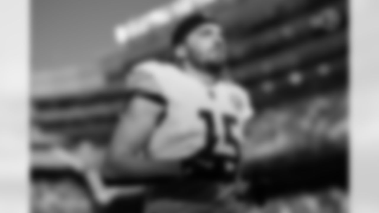 Pittsburgh Steelers wide receiver Ben Skowronek (15) during a regular season game between the Pittsburgh Steelers and the Chicago Bears, Sunday, Nov. 23, 2025 in Chicago, IL. (Alysa Rubin / Pittsburgh Steelers)