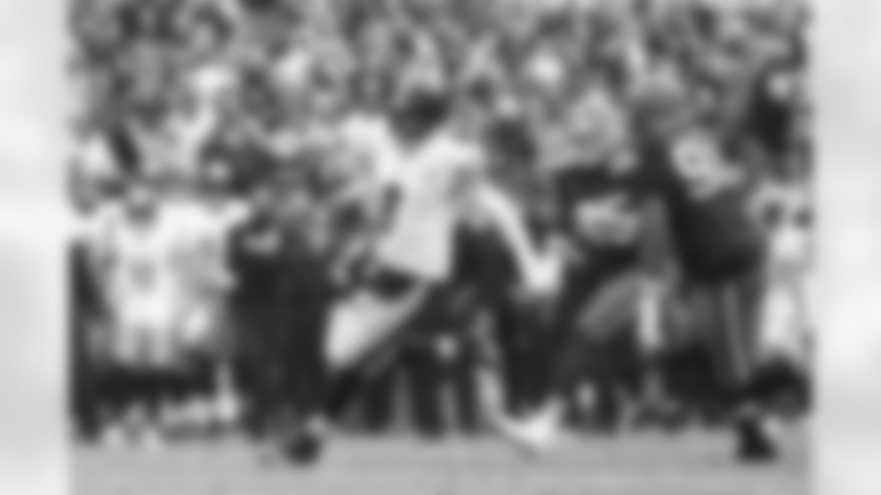 Pittsburgh Steelers quarterback Aaron Rodgers (8) during a regular season game between the Pittsburgh Steelers and the Cleveland Browns, Sunday, Dec. 28, 2025 in Cleveland, OH. (Jared Wickerham / Pittsburgh Steelers)