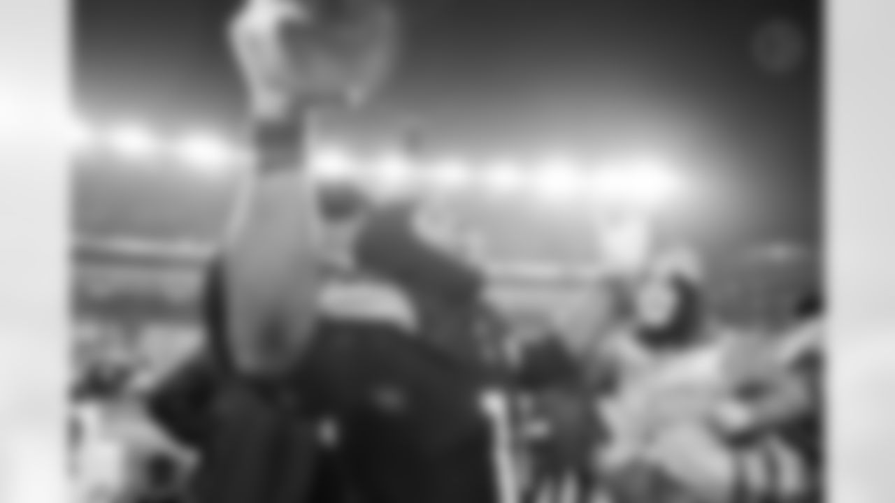 Pittsburgh Steelers running back Kenneth Gainwell (14) during a regular season game between the Pittsburgh Steelers and the Baltimore Ravens, Sunday, Jan. 4, 2026 in Pittsburgh, PA. (Alysa Rubin / Pittsburgh Steelers)