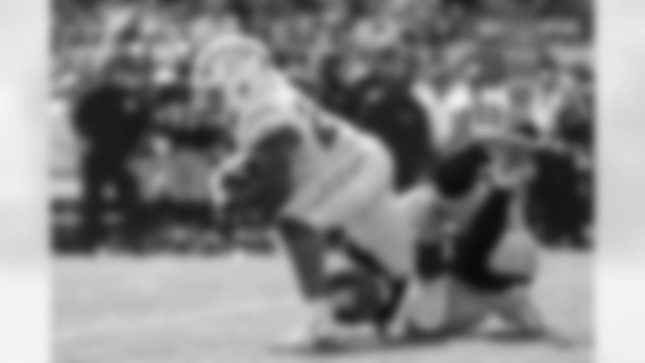 Pittsburgh Steelers linebacker T.J. Watt (90) ]during a regular season game between the Pittsburgh Steelers and the Los Angeles Chargers, Sunday, Sept. 22, 2024 in Pittsburgh, PA. (Jared Wickerham / Pittsburgh Steelers)