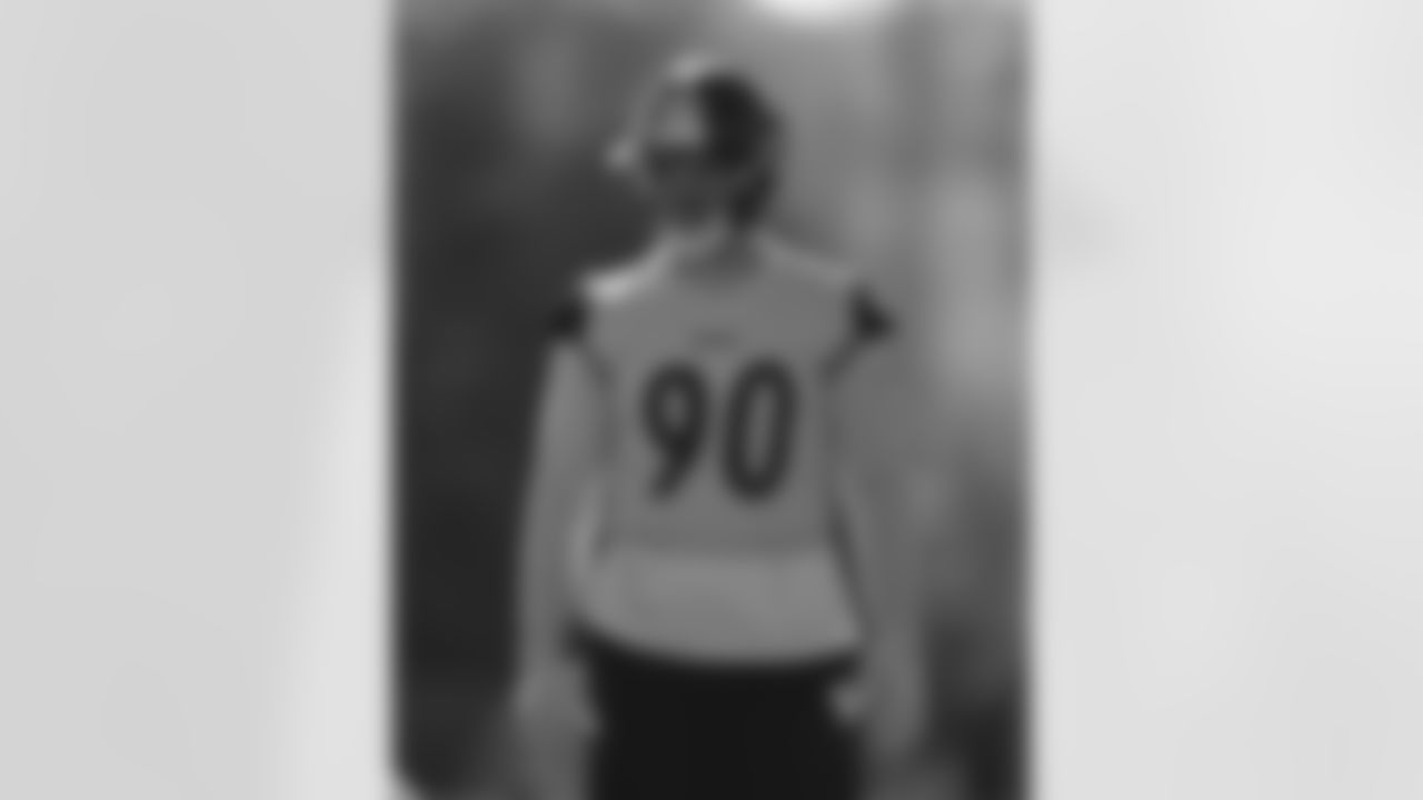 Pittsburgh Steelers linebacker T.J. Watt (90) during practice at the UPMC Rooney Sports Complex preparing for a Week 9 matchup against the Indianapolis Colts, Friday, Oct. 31, 2025 in Pittsburgh, PA. (Alysa Rubin / Pittsburgh Steelers)