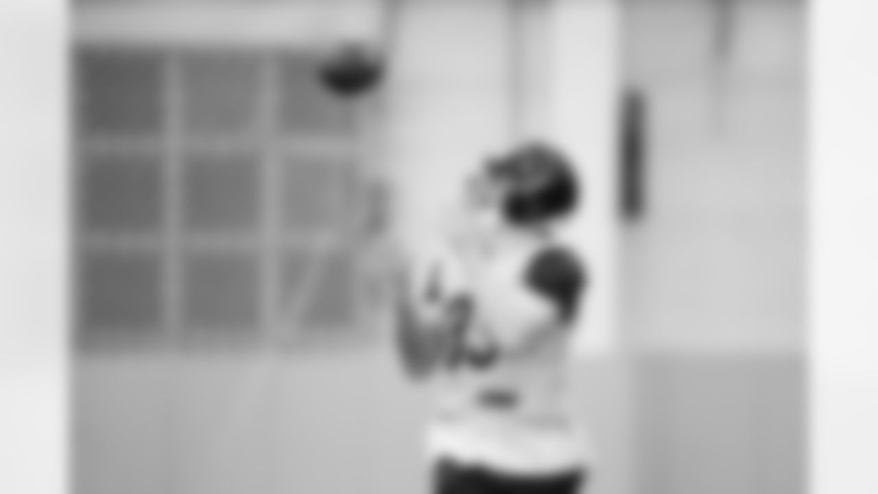 Pittsburgh Steelers linebacker Jack Sawyer (33) during practice at the UPMC Rooney Sports Complex preparing for a Wild Card matchup against the Houston Texans, Saturday, Jan. 10, 2026 in Pittsburgh, PA. (Karl Roser / Pittsburgh Steelers)