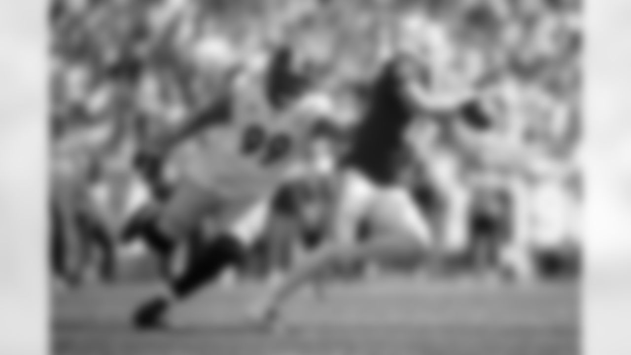 Pittsburgh Steelers defensive tackle Derrick Harmon (99) pressures New England Patriots quarterback Drake Maye (10) during a regular season game, Sunday, Sept. 21, 2025 in Foxborough, MA. The Steelers defeated the Patriots 21-14. (Alysa Rubin / Pittsburgh Steelers)