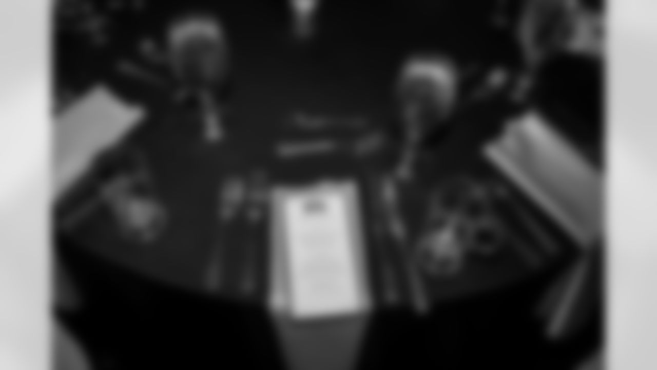 The Pittsburgh Steelers celebrate the 2025 Hall of Honor Class during the Hall of Honor Dinner Ceremony presented by U.S. Steel on Sunday, Dec. 14, 2025 in Pittsburgh, PA. (Alysa Rubin / Pittsburgh Steelers)