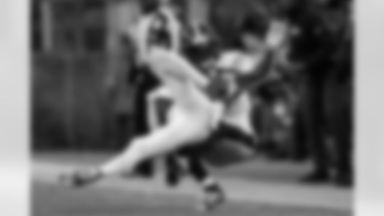 Pittsburgh Steelers cornerback Jalen Ramsey (5) tackles his opponent during a regular season game against the Baltimore Ravens, Sunday, Dec. 7, 2025 in Baltimore, MD. The Steelers defeated the Ravens 27-22. (Alysa Rubin / Pittsburgh Steelers)