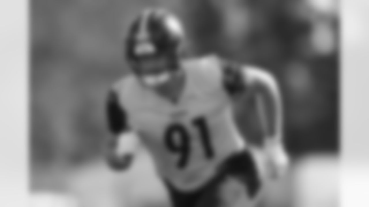 Pittsburgh Steelers defensive end Logan Lee (91) during practice at the UPMC Rooney Sports Complex preparing for a Week 10 matchup against the Los Angeles Chargers, Wednesday, Nov. 5, 2025 in Pittsburgh, PA. (Alysa Rubin / Pittsburgh Steelers)