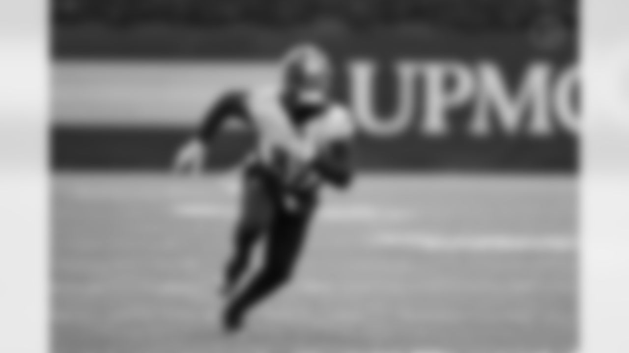 Pittsburgh Steelers wide receiver Cornell Powell (82) during practice at the UPMC Rooney Sports Complex preparing for a Week 13 matchup against the Buffalo Bills, Friday, Nov. 28, 2025 in Pittsburgh, PA. (Karl Roser / Pittsburgh Steelers)