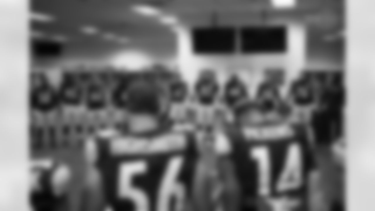 The Pittsburgh Steelers pray prior to a regular season game between the Pittsburgh Steelers and the Denver Broncos, Sunday, Sept. 15, 2024 in Denver, CO. (Karl Roser / Pittsburgh Steelers)