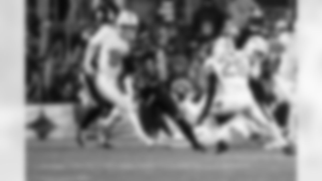 Pittsburgh Steelers running back Jaylen Warren (30) during a regular season game between the Pittsburgh Steelers and the Miami Dolphins, Monday, Dec. 15, 2025 in Pittsburgh, PA. (Alysa Rubin / Pittsburgh Steelers)