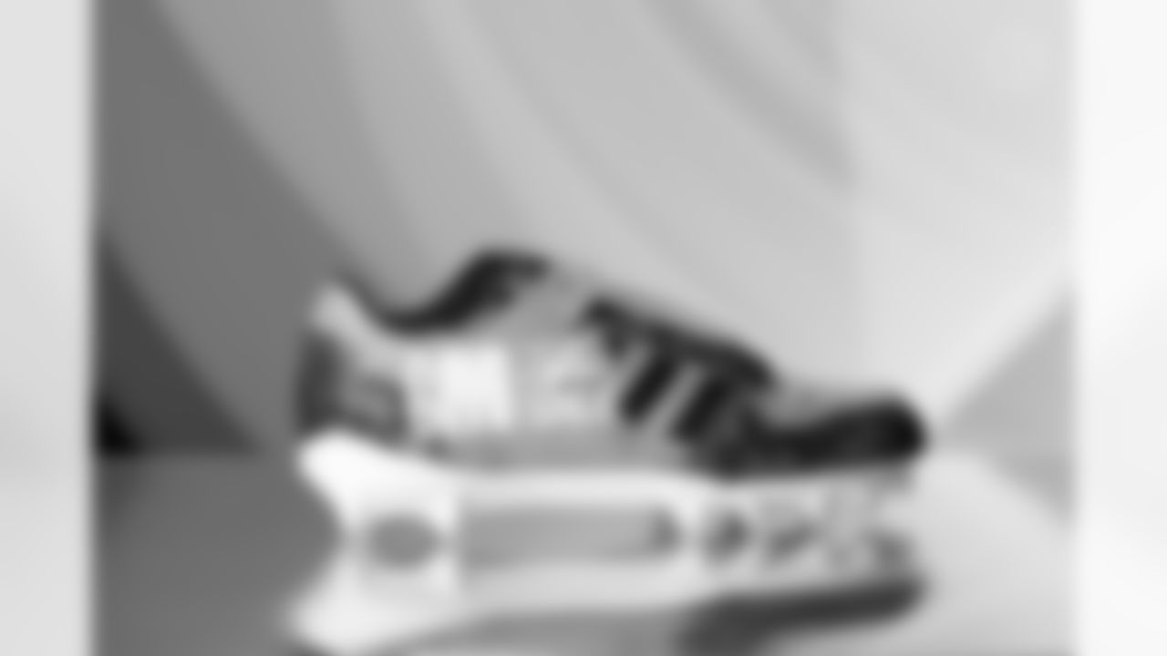 Pittsburgh Steelers cornerback Brandin Echols (26) will showcase his custom cleats supporting Cafe Momentum during Week 13. (Alysa Rubin / Pittsburgh Steelers)