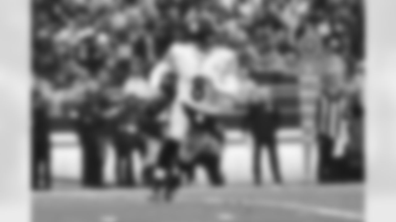 Pittsburgh Steelers quarterback Aaron Rodgers (8) during a regular season game between the Pittsburgh Steelers and the Cleveland Browns, Sunday, Dec. 28, 2025 in Cleveland, OH. (Jared Wickerham / Pittsburgh Steelers)