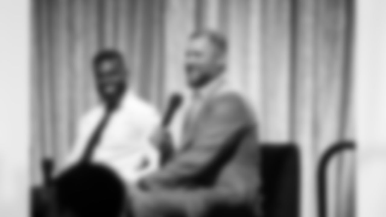 The Pittsburgh Steelers celebrated the 20th anniversary of Super Bowl XL during the Alumni Weekend Dinner at Acrisure Stadium benefitting the UPMC Sports Medicine Concussion Program, Saturday, Nov. 1, 2025 in Pittsburgh, PA. (Alysa Rubin / Pittsburgh Steelers)