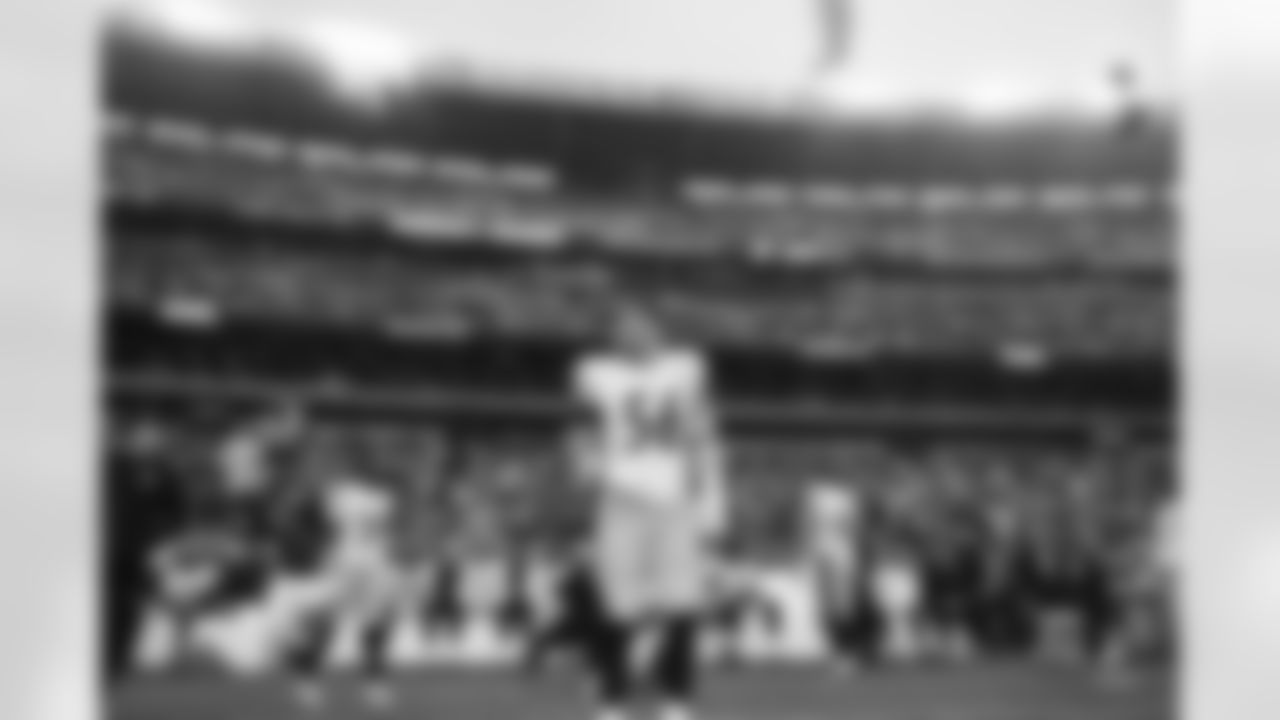 Pittsburgh Steelers linebacker Alex Highsmith (56) during a regular season game between the Pittsburgh Steelers and the Cleveland Browns, Sunday, Dec. 28, 2025 in Cleveland, OH. (Alysa Rubin / Pittsburgh Steelers)