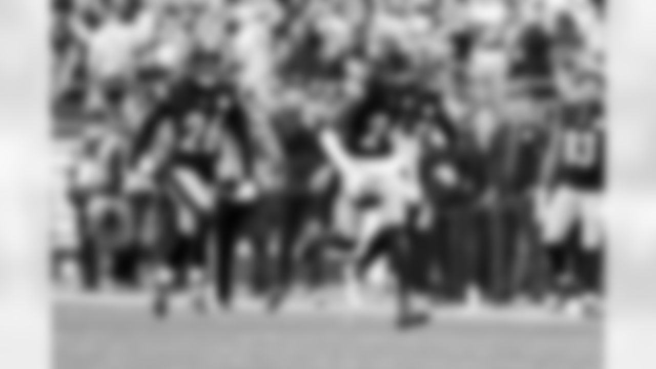 Pittsburgh Steelers cornerback Joey Porter Jr. (24) during a regular season game between the Pittsburgh Steelers and the Indianapolis Colts, Sunday, Nov. 2, 2025 in Pittsburgh, PA. (Karl Roser / Pittsburgh Steelers)