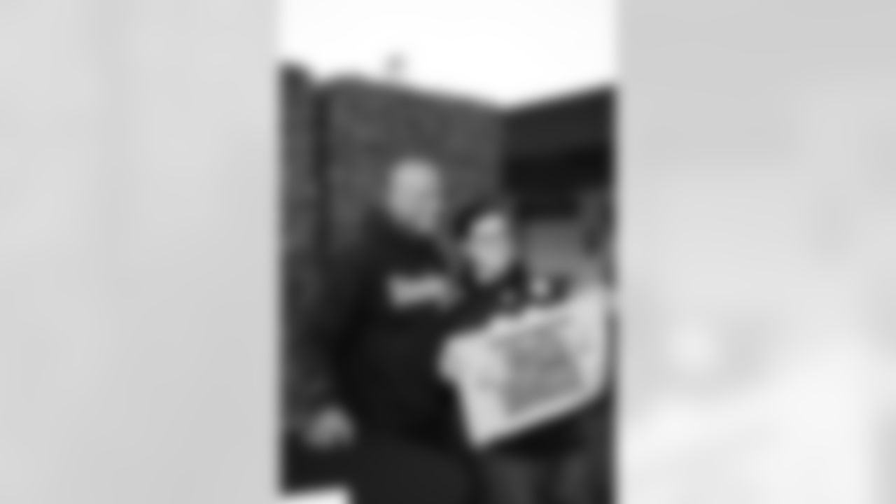 The Steelers welcomed fans from Mexico and Spain for an appreciation party prior to Monday night's game on Sunday, Dec. 14, 2025 in Pittsburgh, PA. (Emilee Fails / Pittsburgh Steelers)