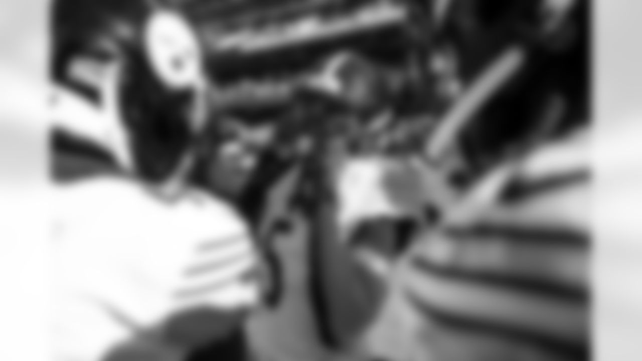 Pittsburgh Steelers cornerback Jalen Ramsey (5) leads a huddle prior to a regular season game against the Chicago Bears, Sunday, Nov. 23, 2025 in Chicago, IL. The Bears beat the Steelers 31-28. (Alysa Rubin / Pittsburgh Steelers)