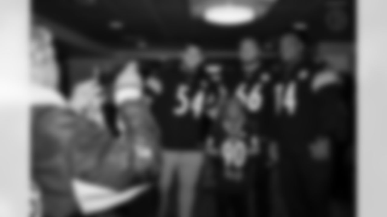 The Pittsburgh Steelers partnered with Convoy of Hope to give back to multiple community organizations in the Pittsburgh area on Tuesday, Dec. 17, 2024 in Pittsburgh, PA. (Alysa Rubin / Pittsburgh Steelers)