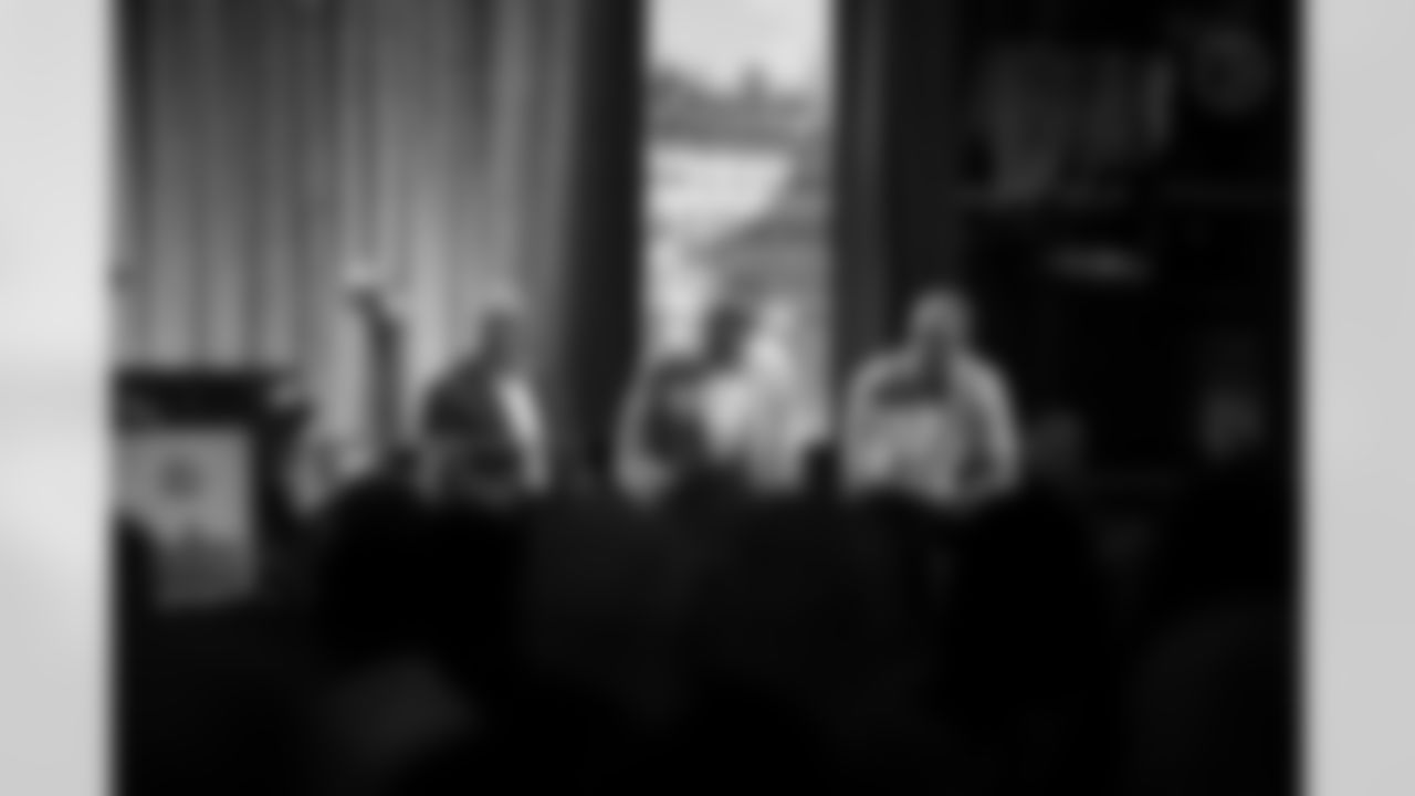 The Pittsburgh Steelers celebrated the 20th anniversary of Super Bowl XL during the Alumni Weekend Dinner at Acrisure Stadium benefitting the UPMC Sports Medicine Concussion Program, Saturday, Nov. 1, 2025 in Pittsburgh, PA. (Alysa Rubin / Pittsburgh Steelers)