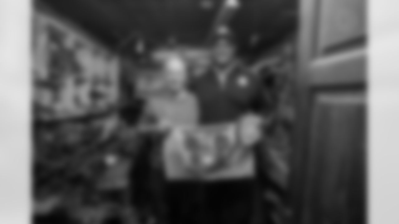 Pittsburgh Steelers legend Max Starks gives out Terrible Towels to locals on Wednesday, Sept. 24, 2025 in Galway, Ireland. (Josh Veon / Pittsburgh Steelers)