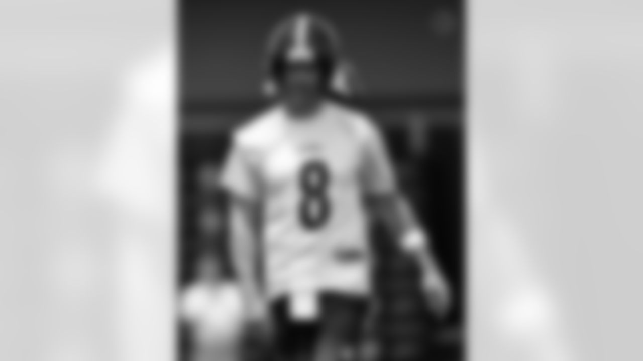 Pittsburgh Steelers quarterback Aaron Rodgers (8) practices at the UPMC Rooney Sports Complex during the 2025 minicamp, Tuesday June 10, 2025. (Karl Roser / Pittsburgh Steelers)