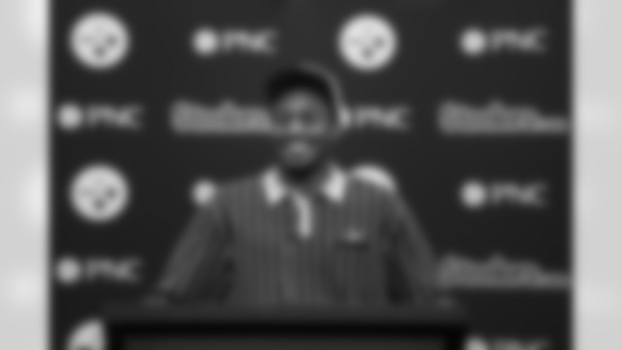 Deshon Elliott speaks at a press conference about his contract signing with the Pittsburgh Steelers at the UPMC Rooney Sports Complex, Friday, March 15, 2024 in Pittsburgh, PA. (Abigail Dean / Pittsburgh Steelers)