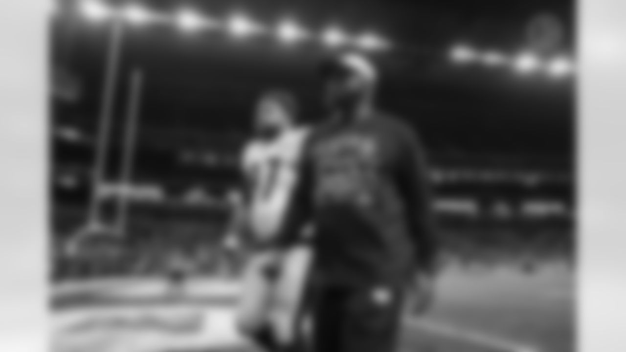 Pittsburgh Steelers defensive tackle Cameron Heyward (97) and Pittsburgh Steelers head coach Mike Tomlin during a regular season game between the Pittsburgh Steelers and the Indianapolis Colts, Saturday, Dec. 16, 2023 in Indianapolis, IN. (Jared Wickerham / Pittsburgh Steelers)
